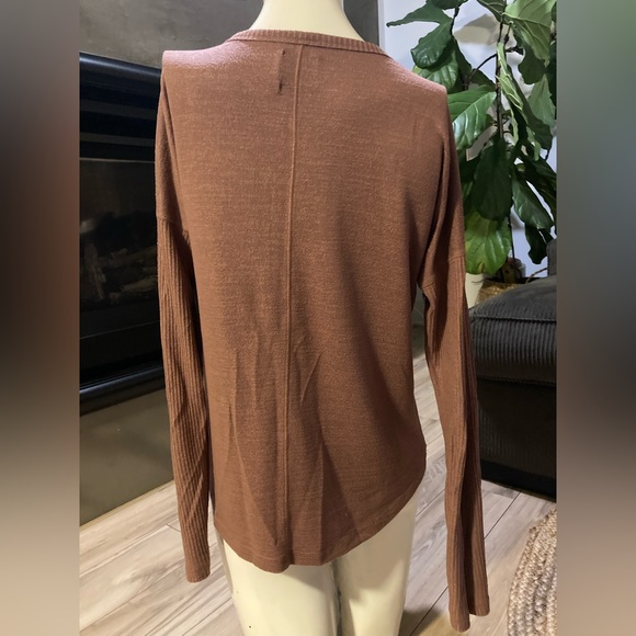 Cozy Top - Picture 2 of 5